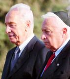 Sharon og Peres ræða myndun nýrrar stjórnar