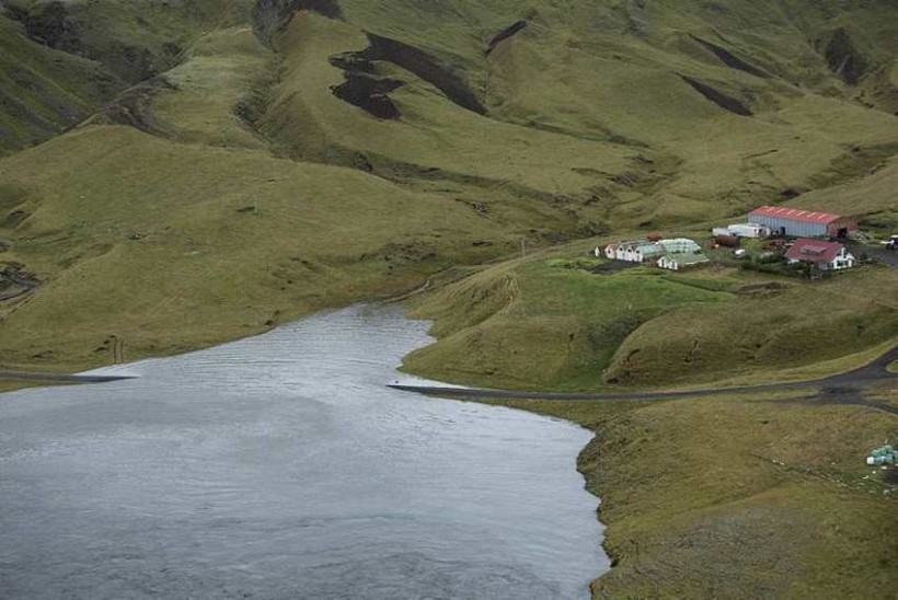 Vatnið var komin langt að bænum Hvammi.