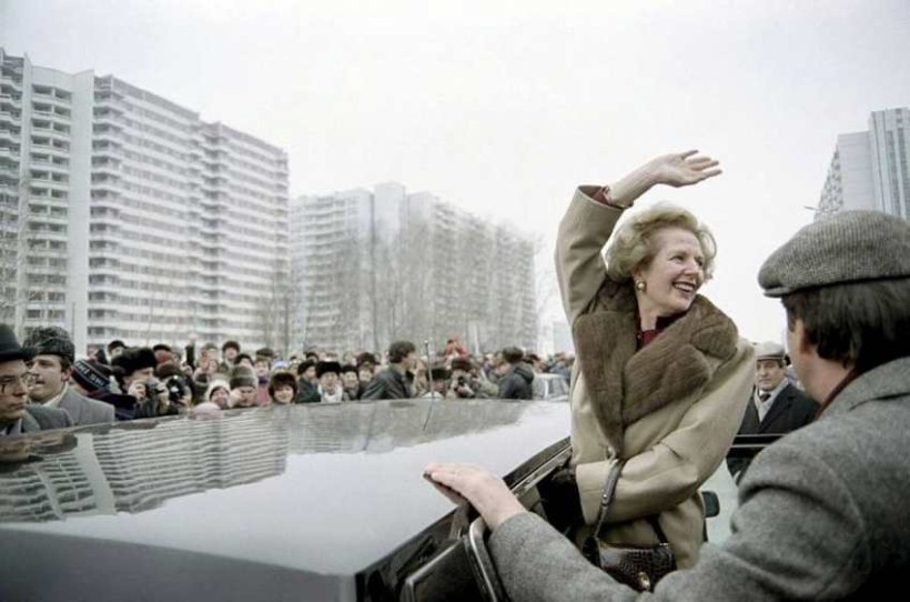 29. mars 1987, Margaret Thatcher heilsar Moskvubúum í heimsókn til Sovétríkjanna.