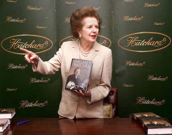 3. apríl, 2002. Margaret Thatcher kynnir nýjustu bók sína, Statecraft, í London.