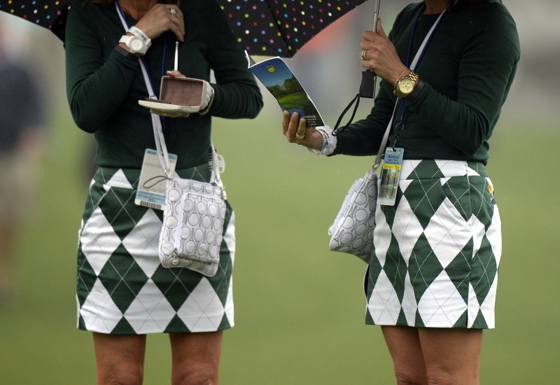 Golf-aðdáendur fylgjast með móti í Augusta í Georgíu í Bandaríkjunum.
