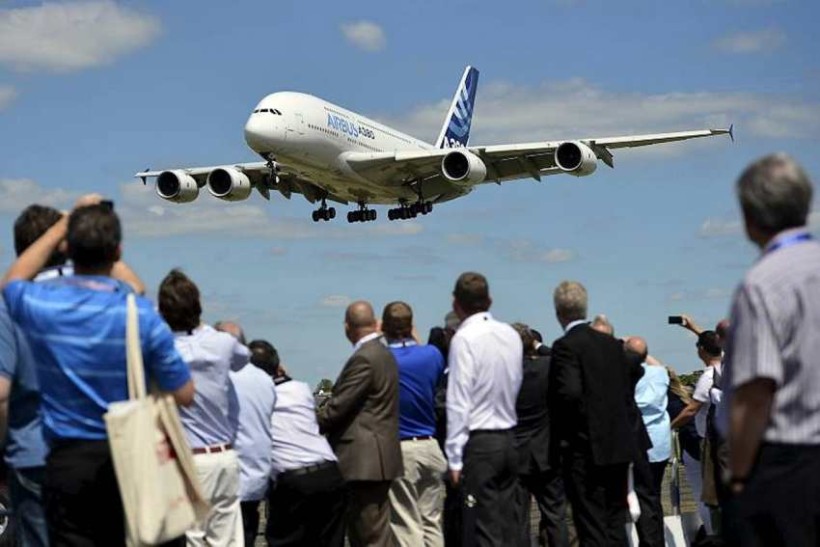 Airbus A380-800.