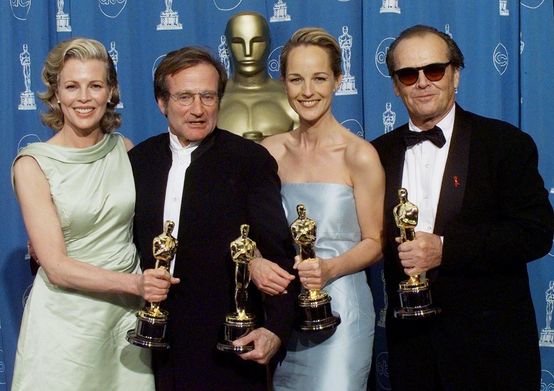 Mars árið 1998. Óskarsverðlaunahafarnir Kim Basinger, Robin Williams, Helen Hunt og Jack Nicholson með verðlaunagripi sína.